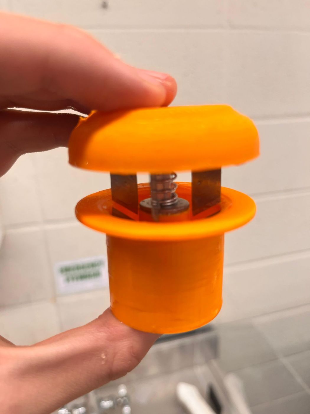 Version 4 orange print with steel blades